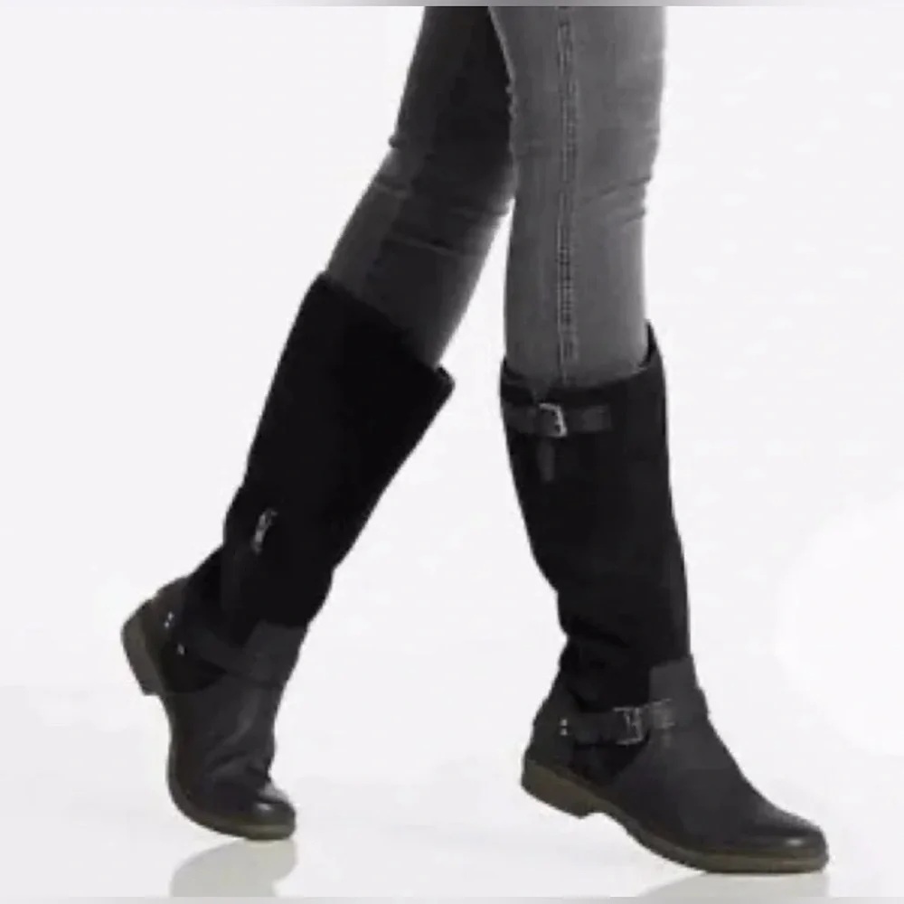 UGG Thomsen Black Suede Knee-High Shearling Lined Winter Boots in Black. Size 6